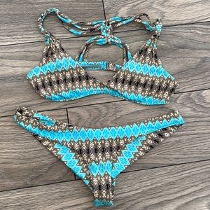 Frankie’s Bikinis crochet top bikini M
